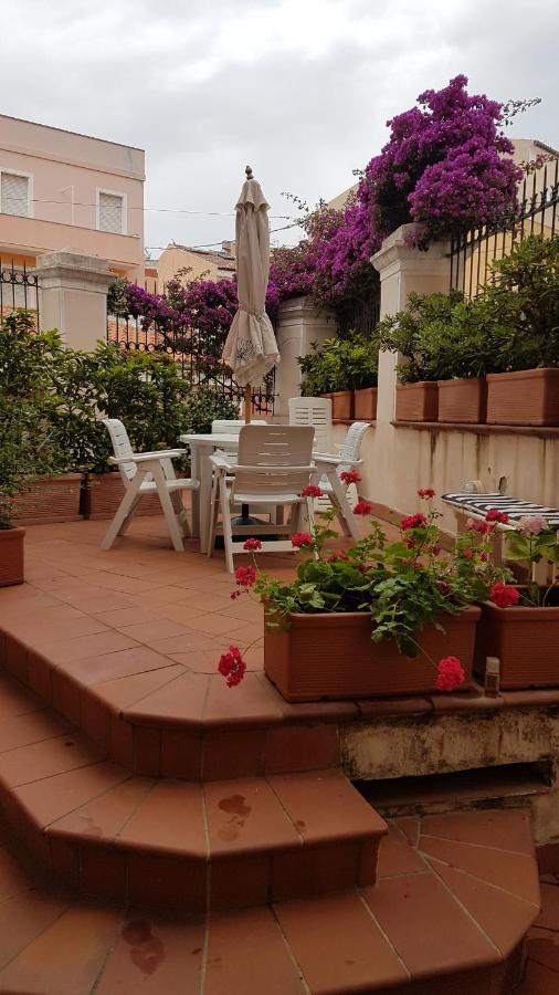 Monolocale In Villa Centrale La Maddalena  Exteriér fotografie