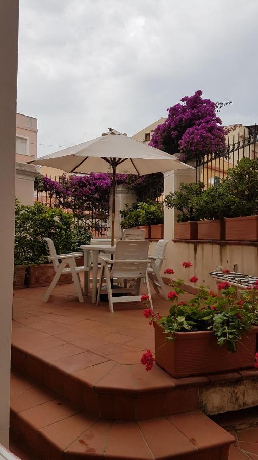 Monolocale In Villa Centrale La Maddalena  Exteriér fotografie