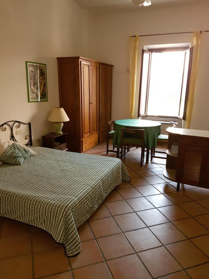 Monolocale In Villa Centrale La Maddalena  Exteriér fotografie