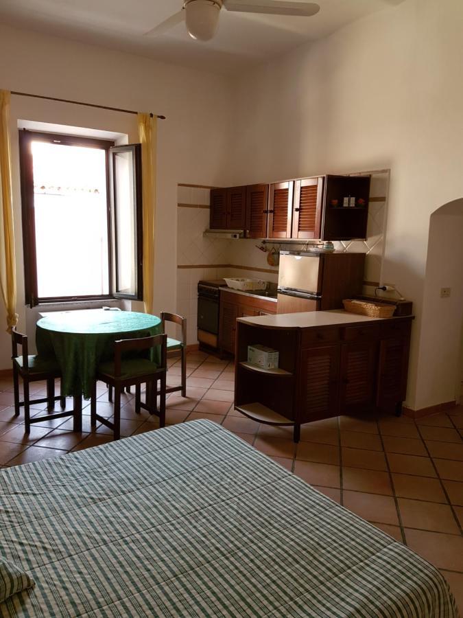 Monolocale In Villa Centrale La Maddalena  Exteriér fotografie